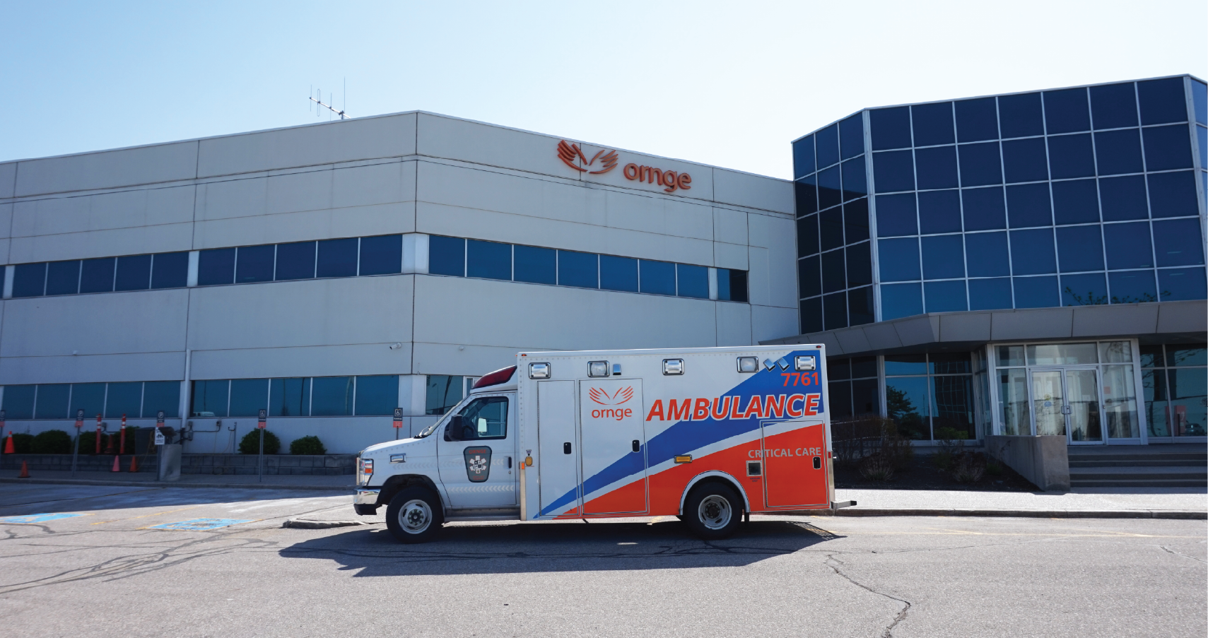 An image of an Ornge land ambulance van