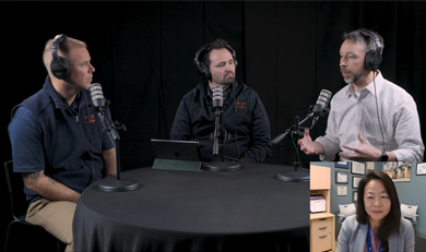 Mike et Justin nous font découvrir le monde du transport pour soins critiques et le programme Transport de sang.